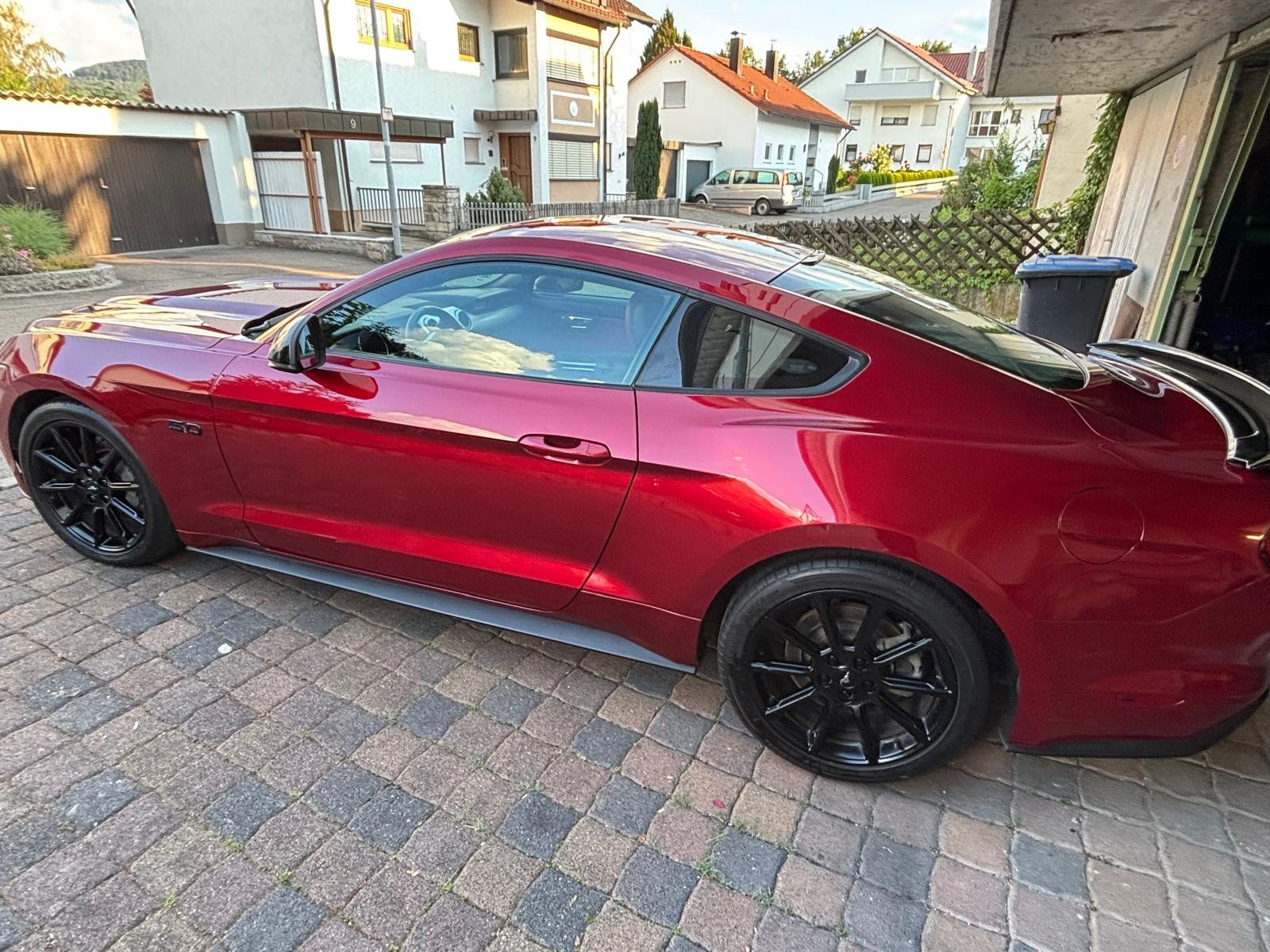 Ford Mustang GT Seitenprofil nach Fahrzeugaufbereitung